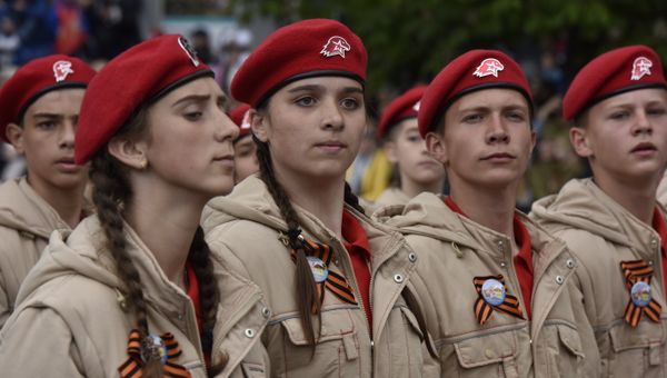 Военный парад в Симферополе
