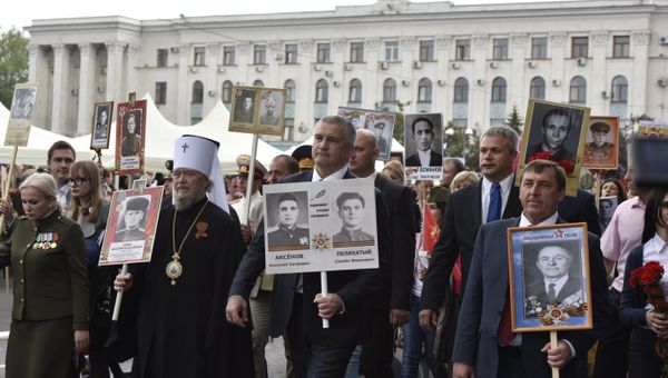 Шествие Бессмертного полка в Симферополе Шествие Бессмертного полка в Симферополе