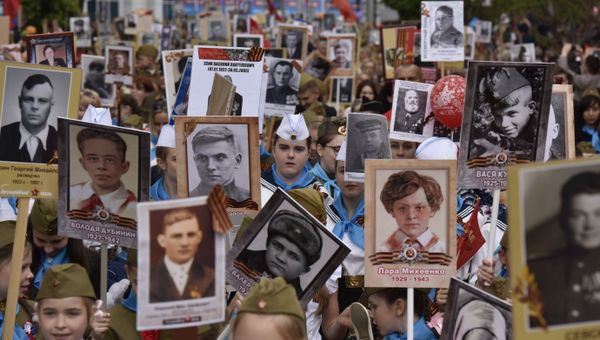 Шествие Бессмертного полка в Симферополе