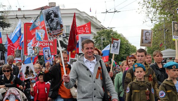 Шествие Бессмертного полка в Севастополе