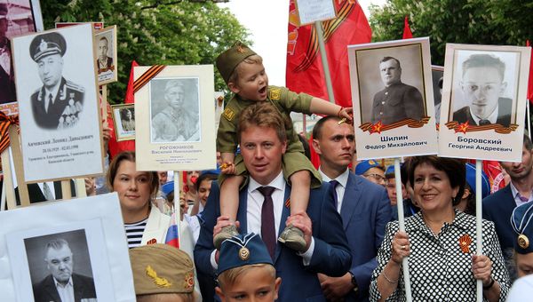 Руководство Севастополя приняло участие в шествии Бессмертного полка Руководство Севастополя приняло участие в шествии Бессмертного полка