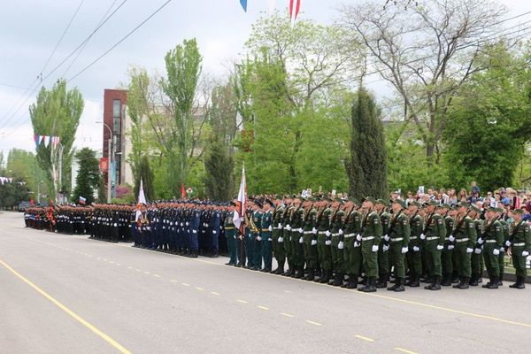 Военный парад в Керчи Военный парад в Керчи