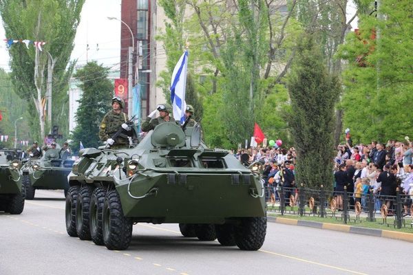 Военный парад в Керчи Военный парад в Керчи