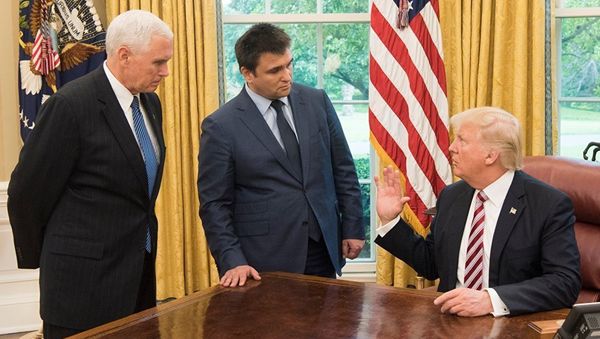 Президент США Дональд Трамп, вице-президент Майк Пенс, глава МИД Украины Павел Климкин во время встречи в Вашингтоне. 10 мая 2017 года