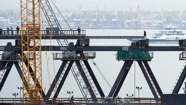 Строительство моста через Керченский пролив в Крыму