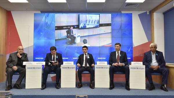 Пресс-конференция в формате видеомоста Симферополь — Москва, приуроченная к отмечаемому 18 мая Дню всекрымской памяти Пресс-конференция в формате видеомоста Симферополь — Москва, приуроченная к отмечаемому 18 мая Дню всекрымской памяти