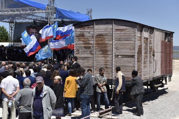 Мероприятия по случаю Дня памяти жертв депортации крымских народов на месте строительства мемориального комплекса жертвам депортации на железнодорожной станции Сирень Бахчисарайского района Мероприятия по случаю Дня памяти жертв депортации крымских народов на месте строительства мемориального комплекса жертвам депортации на железнодорожной станции Сирень Бахчисарайского района
