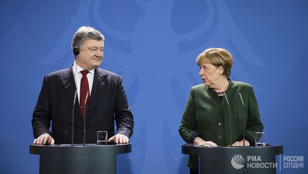 Президент Украины Петр Порошенко и канцлер ФРГ Ангела Меркель. Архивное фото Президент Украины Петр Порошенко и канцлер ФРГ Ангела Меркель. Архивное фото