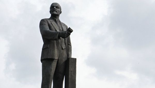 Памятник Ленину в Симферополе