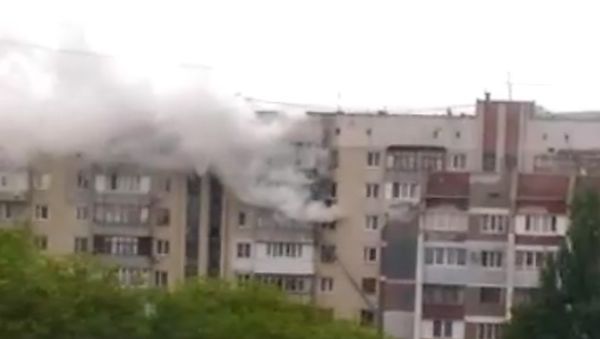 В Симферополе горит жилая многоэтажка