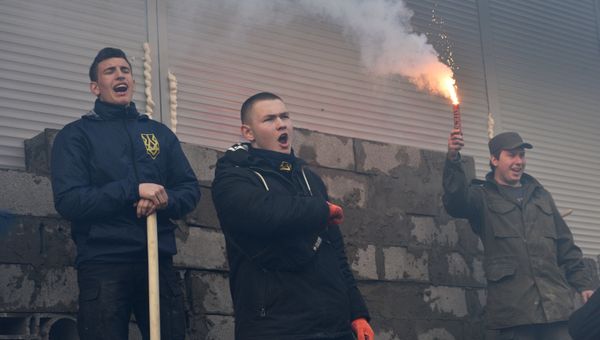 Акция радикалов у офиса дочернего предприятия Сбербанка России в Киеве