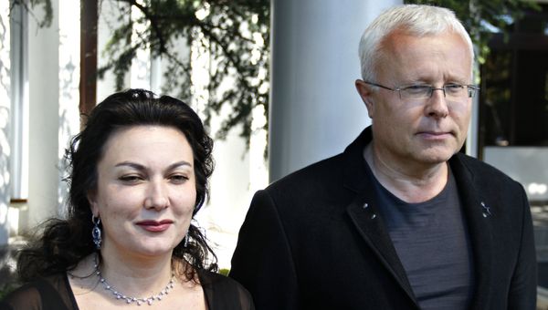 Министр культуры Республики Крым Арина Новосельская и меценатом и бизнесменом Александром Лебедевым