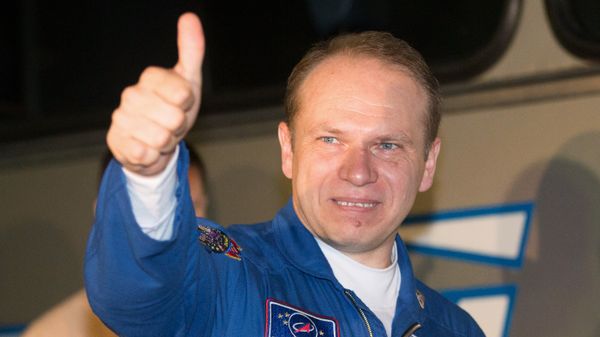 Член основного экипажа пилотируемого космического корабля Союз ТМА-10М космонавт Роскосмоса Олег Котов 
