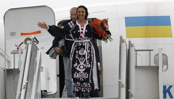 Певица Джамала в аэропорту Киева
