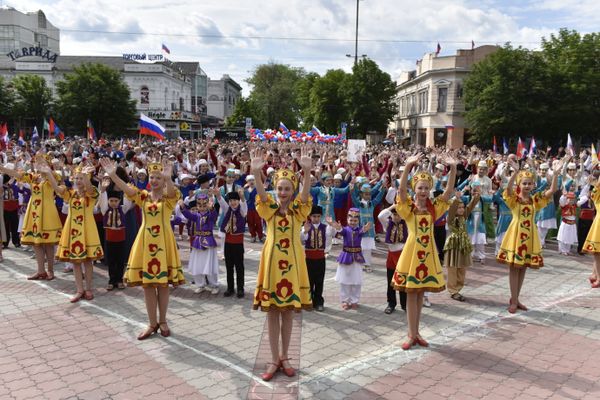День России в Симферополе. 2017 год