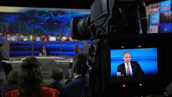 Прямая линия с президентом РФ В. Путиным Прямая линия с президентом РФ В. Путиным