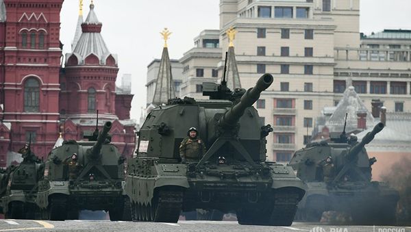 Самоходная артиллерийская установка (САУ) Мста-С на военном параде на Красной площади, посвященном 72-й годовщине Победы в Великой Отечественной войне 1941-1945 годов