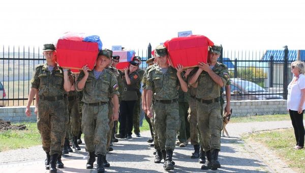 В Севастополе перезахоронили останки 93 защитников города-героя В Севастополе перезахоронили останки 93 защитников города-героя