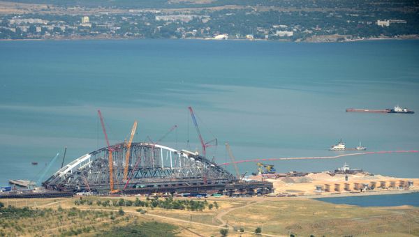 Строительство железнодорожной части Керченского моста в Крыму