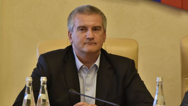 Глава Крыма Сергей Аксенов на первом пленарном заседании Общественной палаты Глава Крыма Сергей Аксенов на первом пленарном заседании Общественной палаты