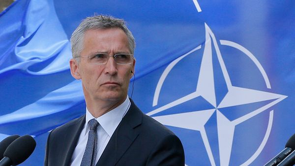 Генсек НАТО Йенс Столтенберг во время визита в Киев. 10 июля 2017 Генсек НАТО Йенс Столтенберг во время визита в Киев. 10 июля 2017