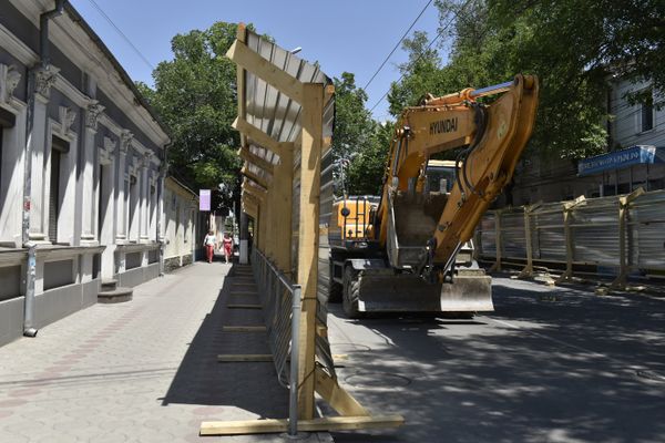 Подготовка к началу ремонтных работ на ул. Карла Маркса в Симферополе Подготовка к началу ремонтных работ на ул. Карла Маркса в Симферополе