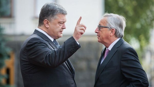 Президент Украины Петр Порошенко, президент Еврокомиссии Жан-Клод Юнкер перед саммитом Украина-ЕС. 13 июля 2017