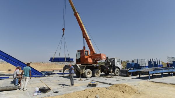 На полигоне твердых коммунальных отходов в селе Тургенево Белогорского района монтируют мусоросортировочный завод