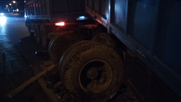 ДТП с участием автомобилей КамАЗ и Lexus в Симферополе ДТП с участием автомобилей КамАЗ и Lexus в Симферополе