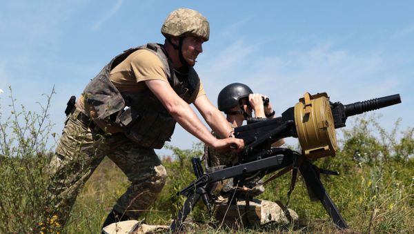 Военнослужащие во время учебных стрельб