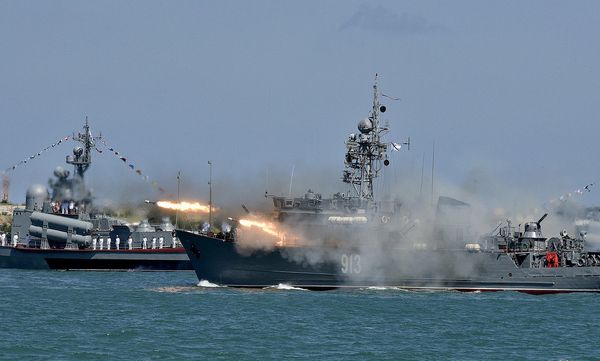 Парад кораблей и военно-спортивный праздник в честь Дня ВМФ России в Севастополе