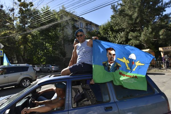 Автопробег в честь Дня ВДВ в Симферополе
