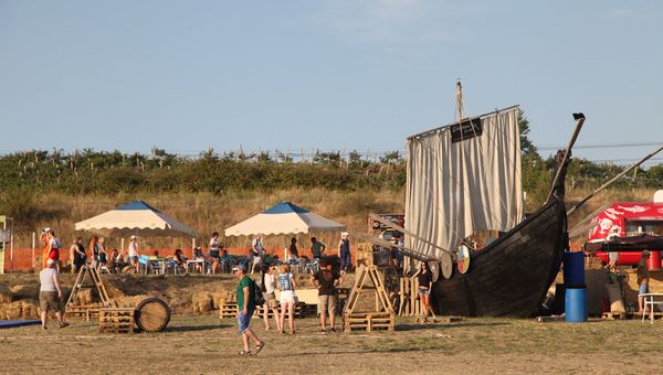 Территория музыкального фестиваля ZBFest в Балаклаве (Севастополь)