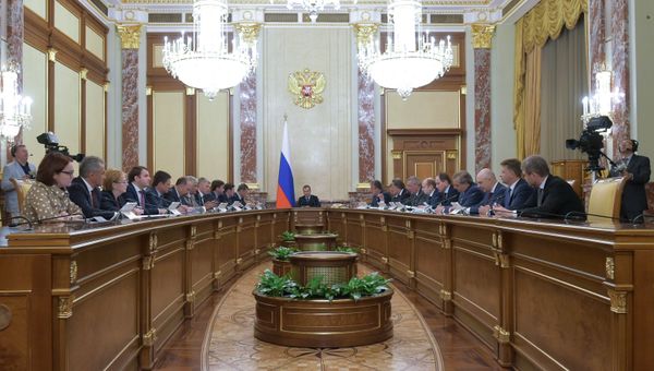 Председатель правительства РФ Дмитрий Медведев проводит заседание правительства РФ