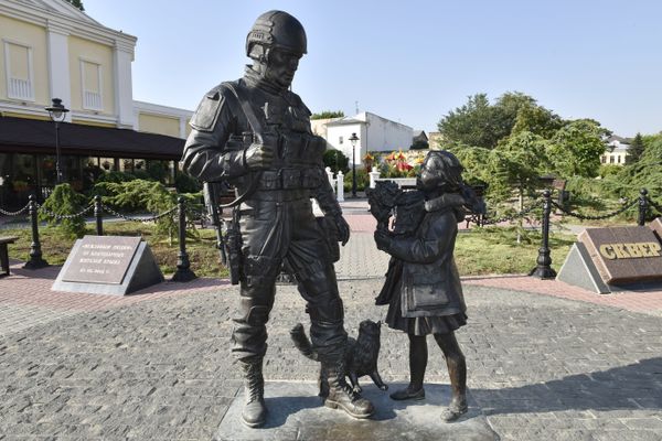 Памятник Вежливым людям в Симферополе