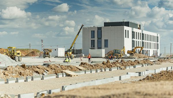 Завершен монтаж фасадов и кровли служебно-технических зданий нового терминала аэропорта Симферополь Завершен монтаж фасадов и кровли служебно-технических зданий нового терминала аэропорта Симферополь