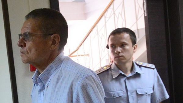 Бывший министр экономического развития РФ Алексей Улюкаев, обвиняемый в получении взятки, в Замоскворецком суде Москвы. 8 августа 2017