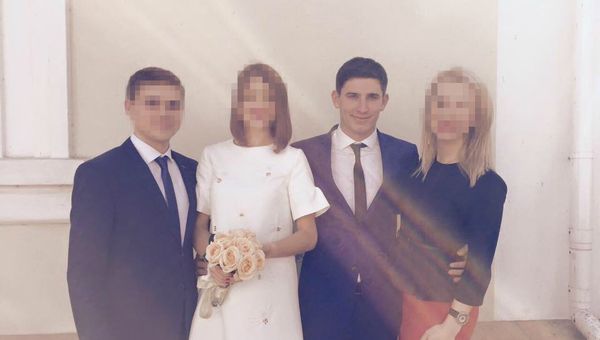 Старший оперуполномоченный Генического ГРО УСБУ в Херсонской области, капитан Тарас Марков (второй справа) Старший оперуполномоченный Генического ГРО УСБУ в Херсонской области, капитан Тарас Марков (второй справа)