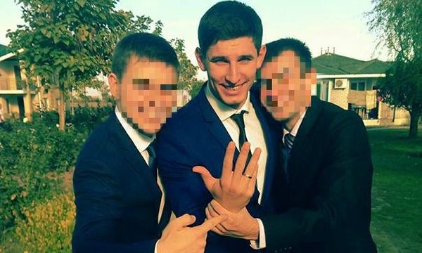 Старший оперуполномоченный Генического ГРО УСБУ в Херсонской области, капитан Тарас Марков (в центре) Старший оперуполномоченный Генического ГРО УСБУ в Херсонской области, капитан Тарас Марков (в центре)