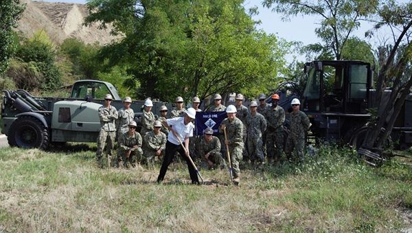 Церемония закладки фундамента оперативного центра ВМС США на военно-морской базе в Очакове, Украина. 25 июля 2017 Церемония закладки фундамента оперативного центра ВМС США на военно-морской базе в Очакове, Украина. 25 июля 2017