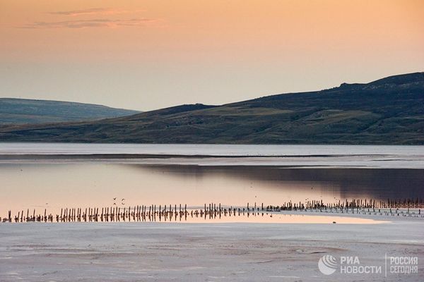 Чокракское озеро на Керченском полуострове в Крыму
