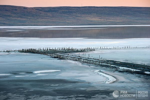 Чокракское озеро на Керченском полуострове в Крыму