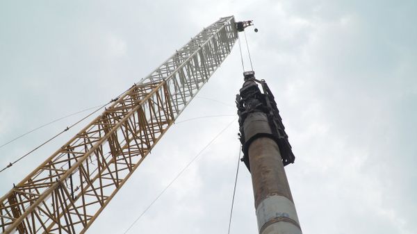 Погружение свай моста через Керченский пролив