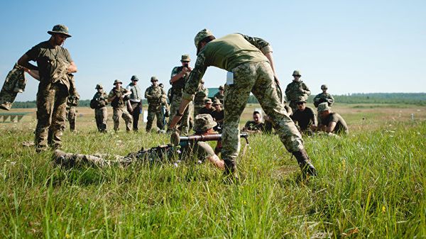 Американские инструкторы обучают украинских военных на Яворивском военном полигоне во Львовской области. Август 2017