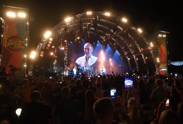 Президент РФ Владимир Путин посетил фестиваль Koktebel Jazz Party 2017. 20 августа 2017 Президент РФ Владимир Путин посетил фестиваль Koktebel Jazz Party 2017. 20 августа 2017