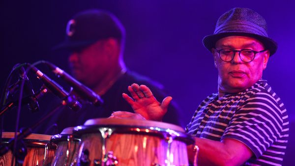Музыкант во время выступления коллектива Eddie Palmieri Latin Jazz Band пианист Эдди Пальмиери на фестивале Koktebel Jazz Party 2017.
