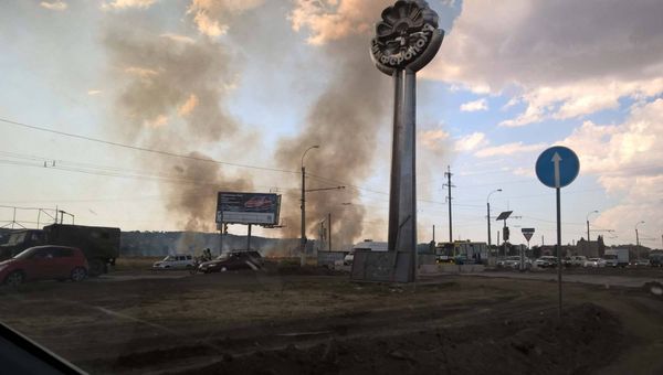 Пожар в районе Евпаторийского шоссе под Симферополем Пожар в районе Евпаторийского шоссе под Симферополем