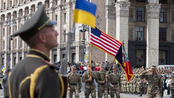 Военнослужащие стран НАТО на параде в честь Дня независимости в Киеве