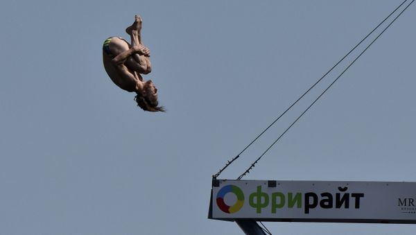 Победитель соревнований Freerate Cliff Diving World Cup в Симеизе британец Гэри Хант. 25 августа 2017