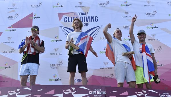 Награждение победителей соревнований Freerate Cliff Diving World Cup в Симеизе. 25 августа 2017